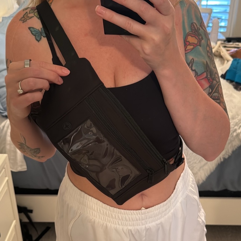 AMAZON | Black Fanny Pack Crossbody Bag